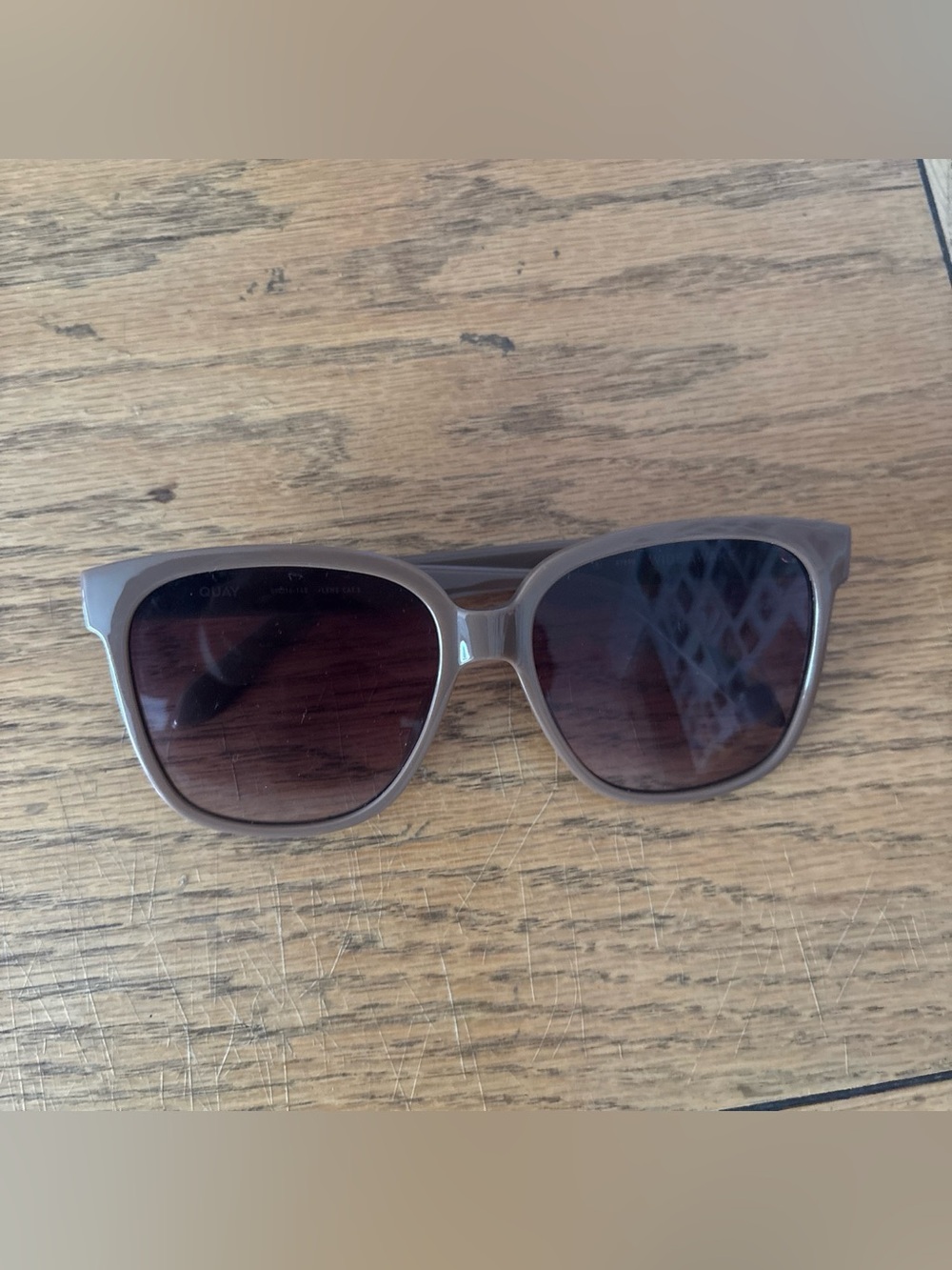 Quay Brown Frame Sunglasses - Casual UV Protection